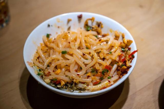 心甘情愿为它“发福”！这座小城的美食，连吃三天都不够～