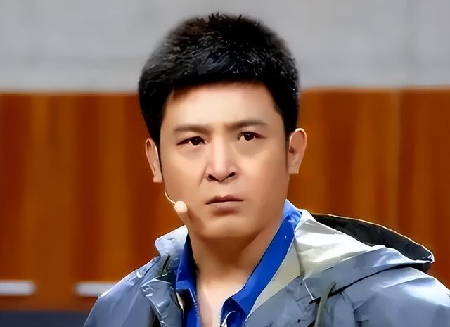 闫学晶哭穷风波还没一个月	，令人恶心的一幕再次上演，网友：严查