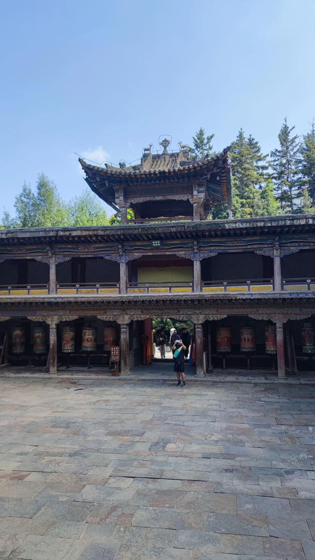 藏传佛教格鲁派四大寺院之一，西宁塔尔寺，碰巧免费进去了