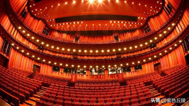 探访美轮美奂的国家大剧院