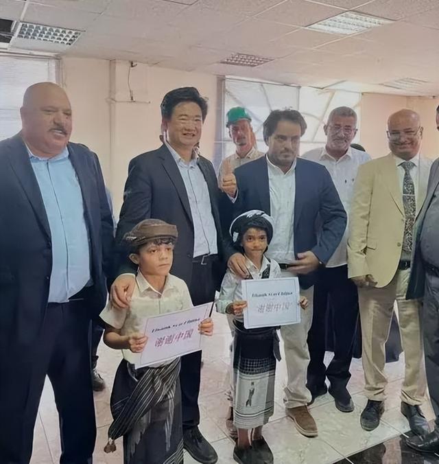 亚丁行记：山海之间的坚韧与希望