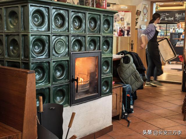 欧洲行第7天：参观世界文化遗产梅尔克修道院，逛维也纳和美景宫
