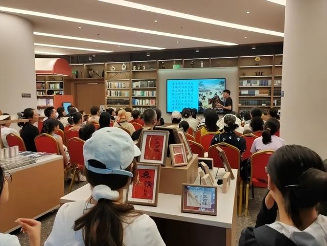 “新民管家”暖心上线 文化名街绽放文明新姿