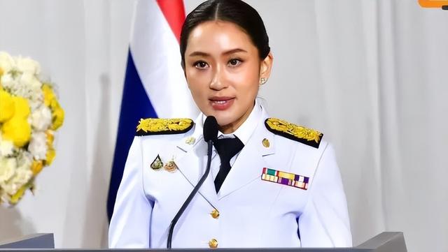 佩通坦这一回真的赢麻了！为泰党战胜人民党，并取得压倒性胜利