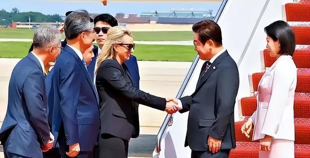 “左右逢源”却两头碰壁！李在明美国丢面子，访华团被中国要说法
