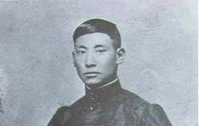 听闻儿子被枪毙，龙云怒闯中南海，毛主席：你自己回去看看吧