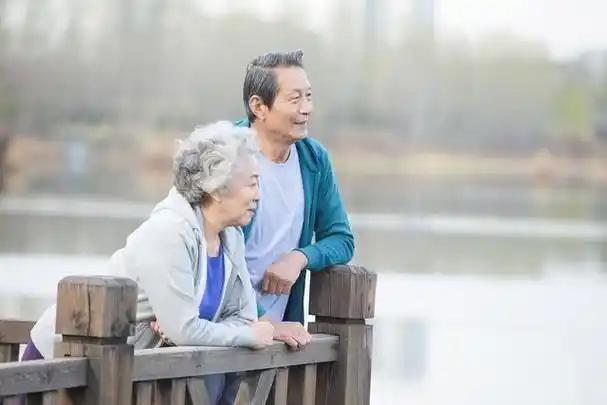 两性相处，半辈子风雨同舟，原来最难的说一句“谢谢你”