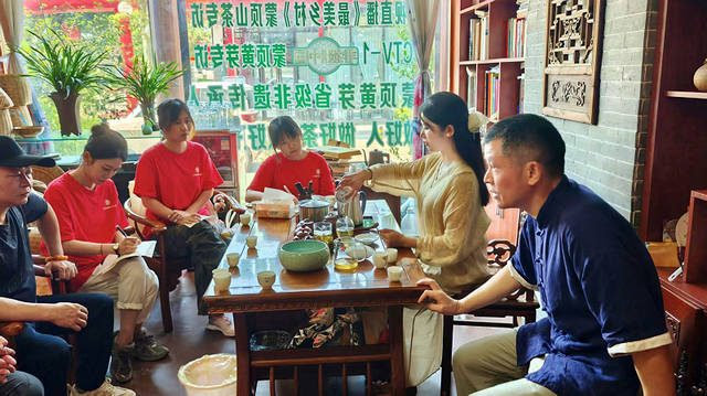 茶语悠悠连西部，雅安黄茶育劳心