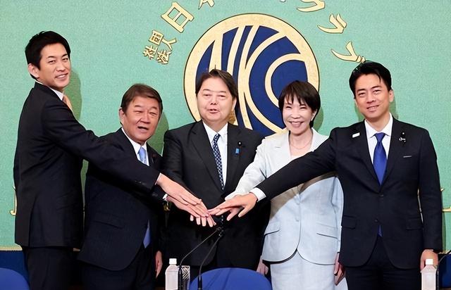 在中日关系敏感时期，他竟然率团赴日访问	，为了刷存在感毫无底线