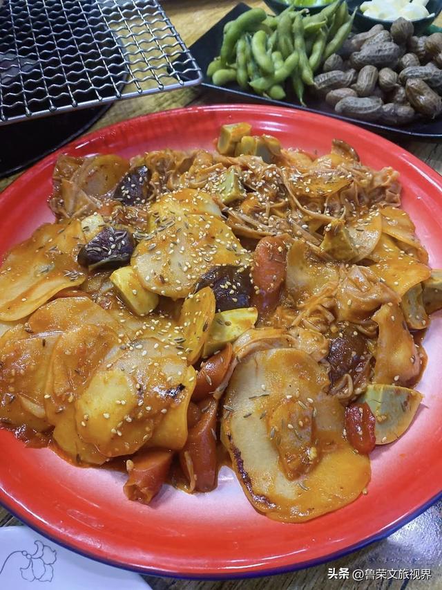 本溪：北国红枫深处的诗意秘境