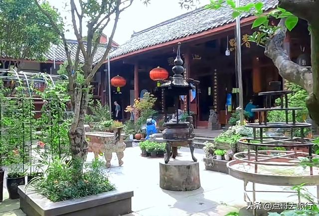 成都邛崃低调的花园寺庙，充满人间烟火，高铁公交直达！