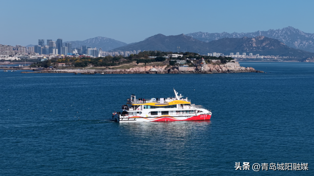 上周末，城阳“海上穿越大桥”环游航线火了！有人专程为它来青岛