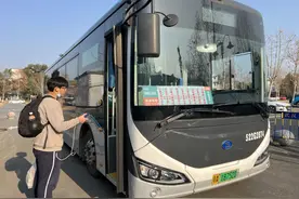 超燃“五一” 武汉公交伴您畅游江城图片