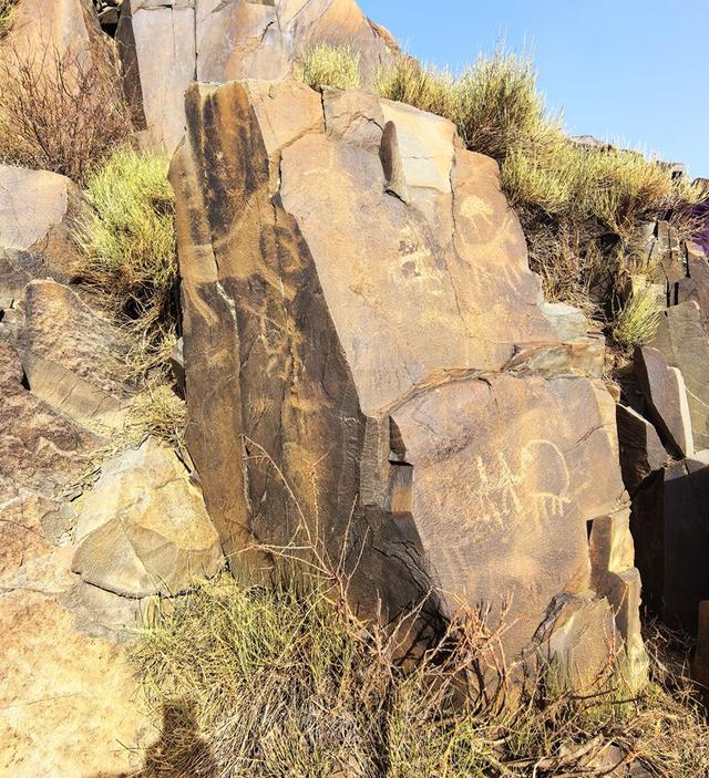 中亚五国行（4）——与泰姆格里峡谷中的岩刻对话【哈萨克斯坦】