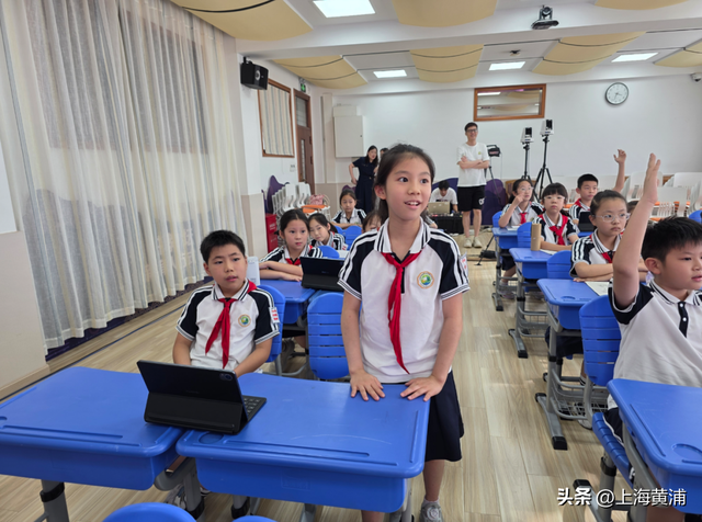当汉服邂逅科技，黄浦科普月活动点亮少年文化创新路