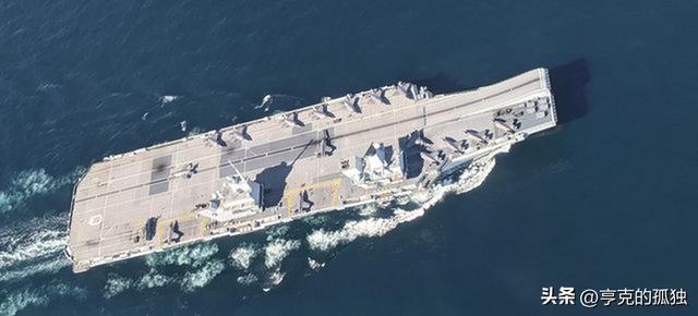 又让张召忠说中了？东拼西凑550亿建的2艘航母，如今彻底成为累赘