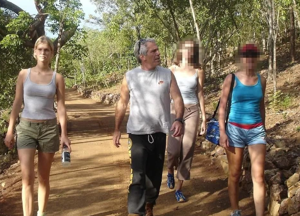 诱骗少女，性贿赂高官，马斯克爆料的“萝莉岛”到底有多令人咋舌