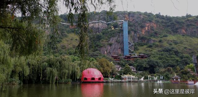 乘旅游专线游丽江的观音峡