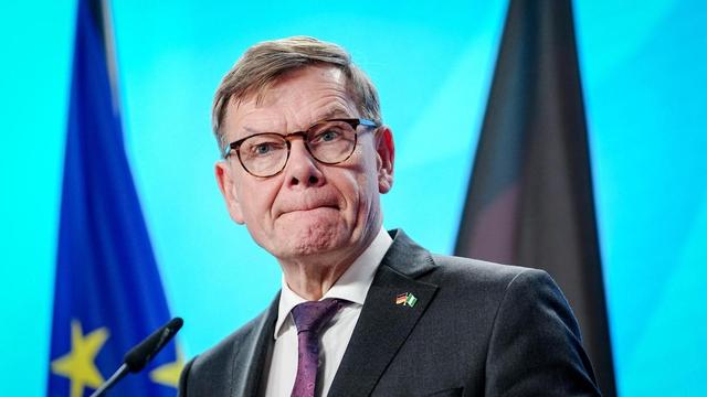 王毅点名高市早苗，德外长态度180度转变，说出中方最在意的话