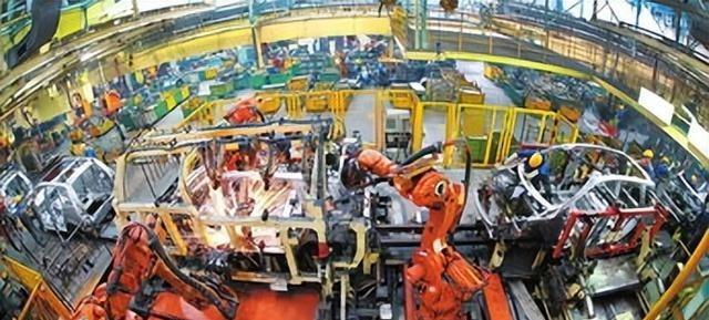 逃不掉了！38万亿债务炸雷，美联储急刹车，中国笑看美国自食恶果