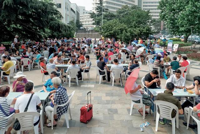 再也回不去了！90年代的“老青岛”，居然是这个样子