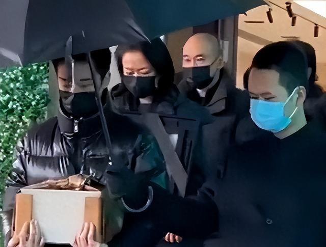 何晴头七刚过尸骨未寒，恶心事接连发生，遭殃的何止是前夫许亚军