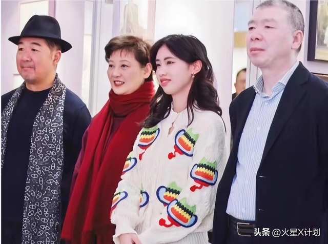 徐帆回应离婚5个月	，冯小刚近况曝光，内心早已看透一切