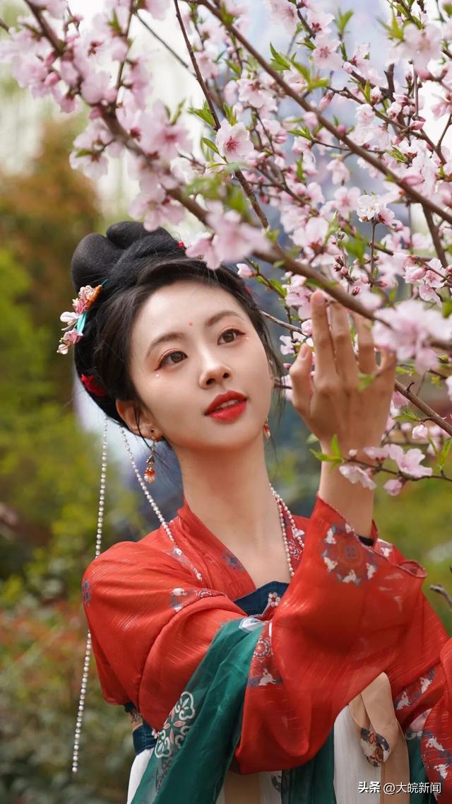 清明上河园：全国教师 全部免费 教师节快乐