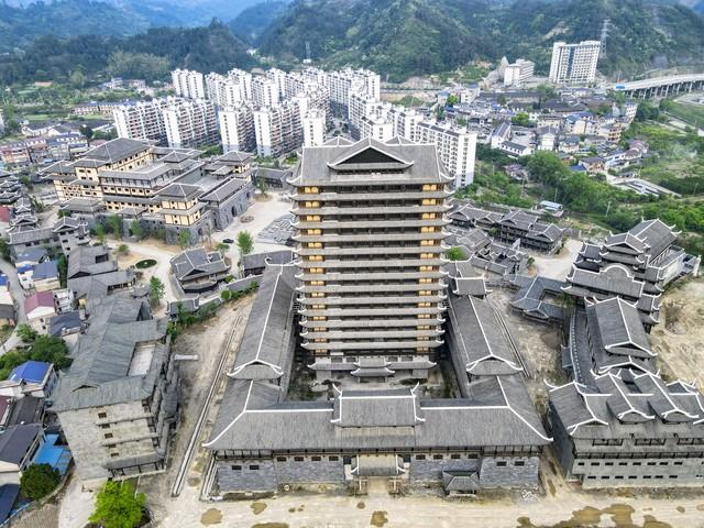 张家界大庸古城还需要升级吗，可能模式更重要。