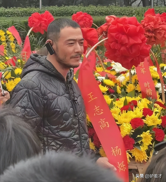 不顾央视警告顶风作案，与刘涛传绯闻的杨烁，如今下场怪不得别人