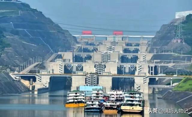 三峡大坝 “账本” 曝光：运行了 20 余年，2500 亿投入如今回本了吗？
