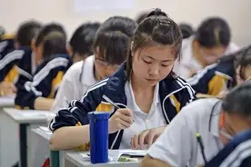 家庭条件一般的，上大学建议选这4个专业，毕业收入高图片