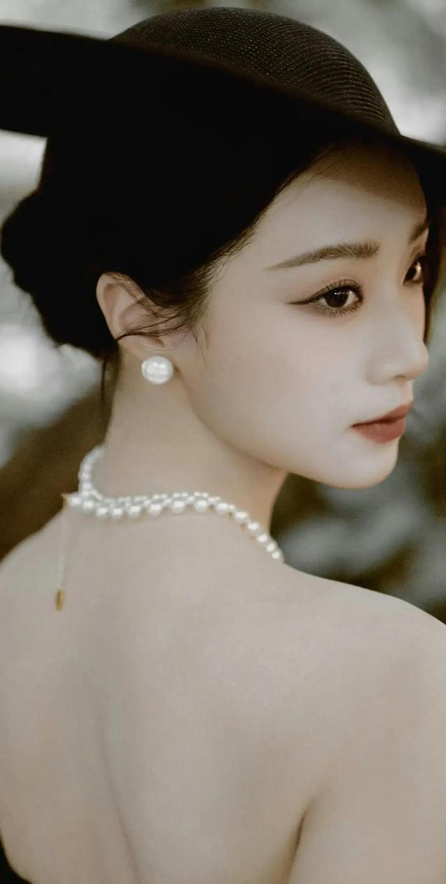 鎏光盛典——王小亿时尚写真大图