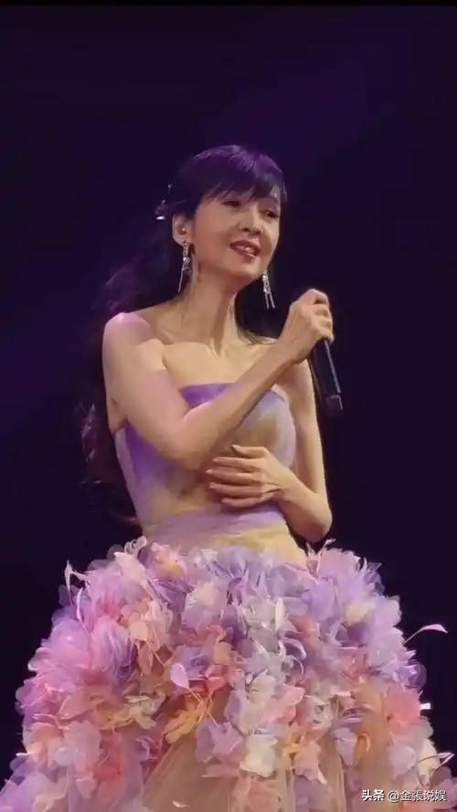 被戴8次绿帽子	，3次被捉奸在床，这就是我们"玉女"守卫的爱情？