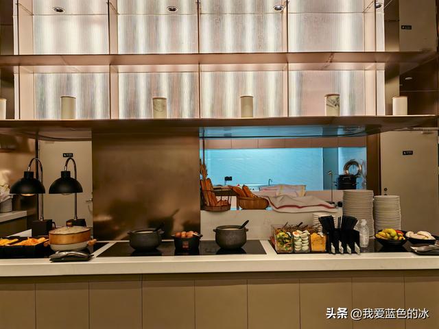 梅州这家酒店深夜粥到种类不少，做得真棒！