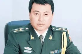 中校军衔：解析中国军事体制中的关键级别图片