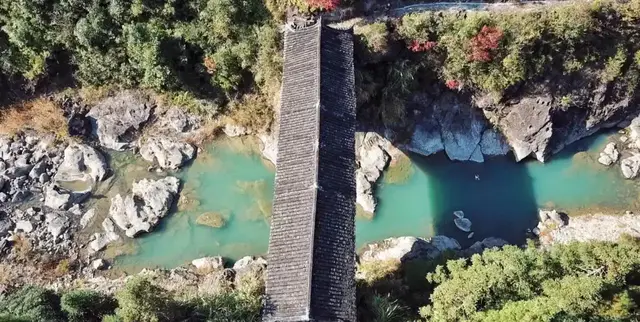 泰顺三条桥：三木跨溪，山青水碧，人面何处去？