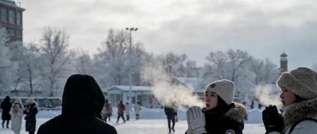 2026年春节	，要暖到离谱！大年初一遇上七九，长辈们：60年头回见