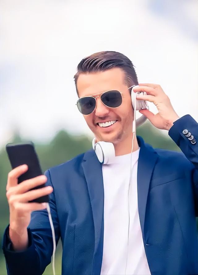 2026手机圈大战，iPhone18携折叠屏，安卓对手慌不慌