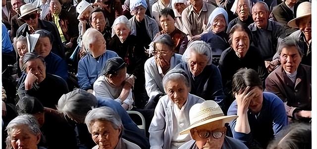 中国将迎来前所未有的死亡高峰，专家给出答案：是这些因素导致的