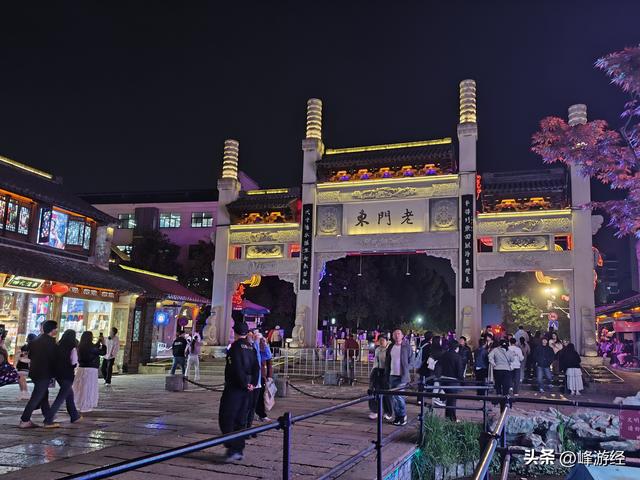 漫步秦淮河，从夫子庙到老门东，寻乌衣巷夕阳和朱雀桥野草