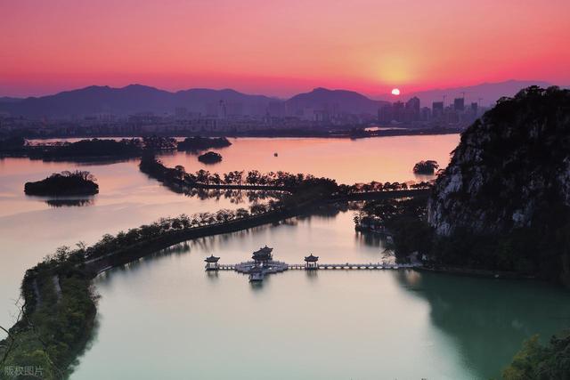 别只知桂林！肇庆这片千年喀斯特山水，才是广东人的洗肺天堂！