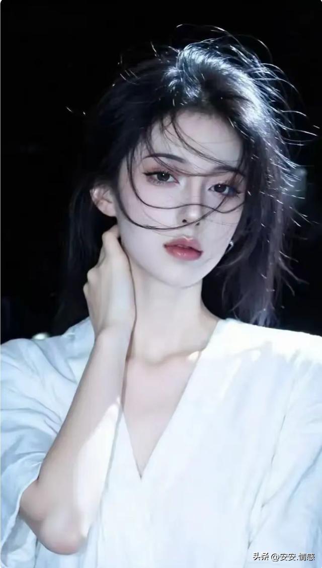 男女之间，如果不是夫妻，出现下面三种情况，早晚出轨，男女自重