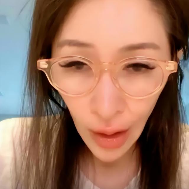花无百日红，"纵欲过度"的萧亚轩，最终为自己的年少轻狂付出代价