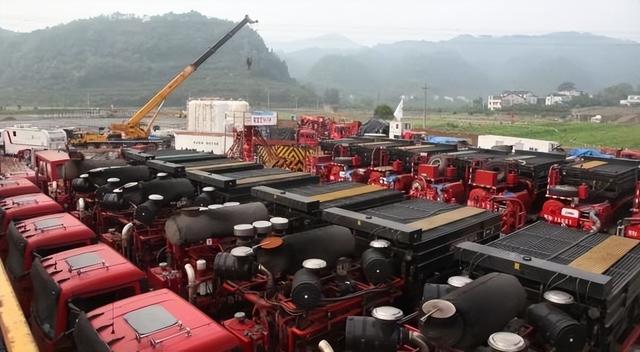 中国制造再添利器！国产压裂车稳坐世界第一宝座，美国花重金求购