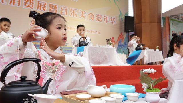 2025成都武侯区首届十国名特优消费展暨音乐美食嘉年华圆满收官