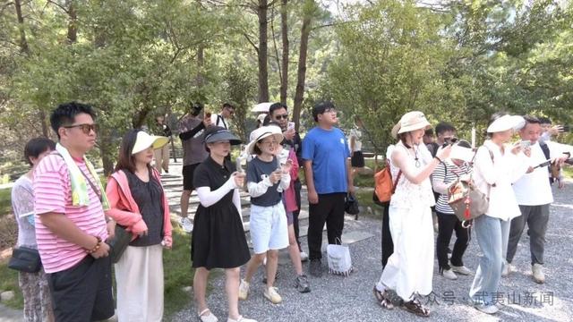 网络名人游武夷 共赏碧水丹山魅力