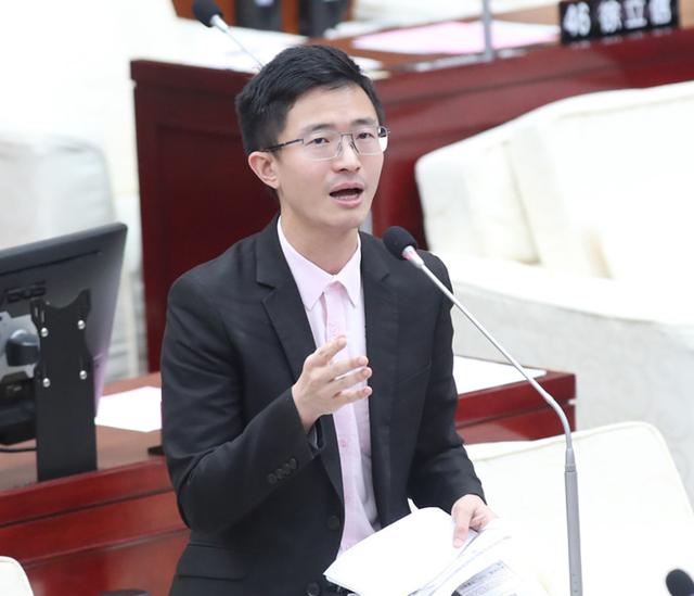 侯汉廷批台当局被问才告知叠加关税