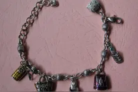 医生提醒：5种首饰别再戴了！等到患癌后悔都晚了，千万要注意图片