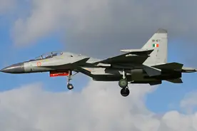 印军炸弹先爆了，枭龙升空，埃及强援就位，巴铁要靠中国武器打赢图片